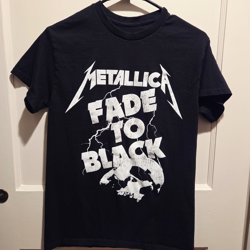 Hot Topic Black Metallica Graphic Tee